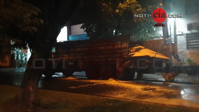 Bandidos fazem vítimas reféns e roubam Ford Ranger, caminhão e dinheiro no distrito de Vidigal, em Cianorte Imagem referente a Bandidos fazem vítimas reféns e roubam Ford Ranger, caminhão e dinheiro no distrito de Vidigal, em Cianorte