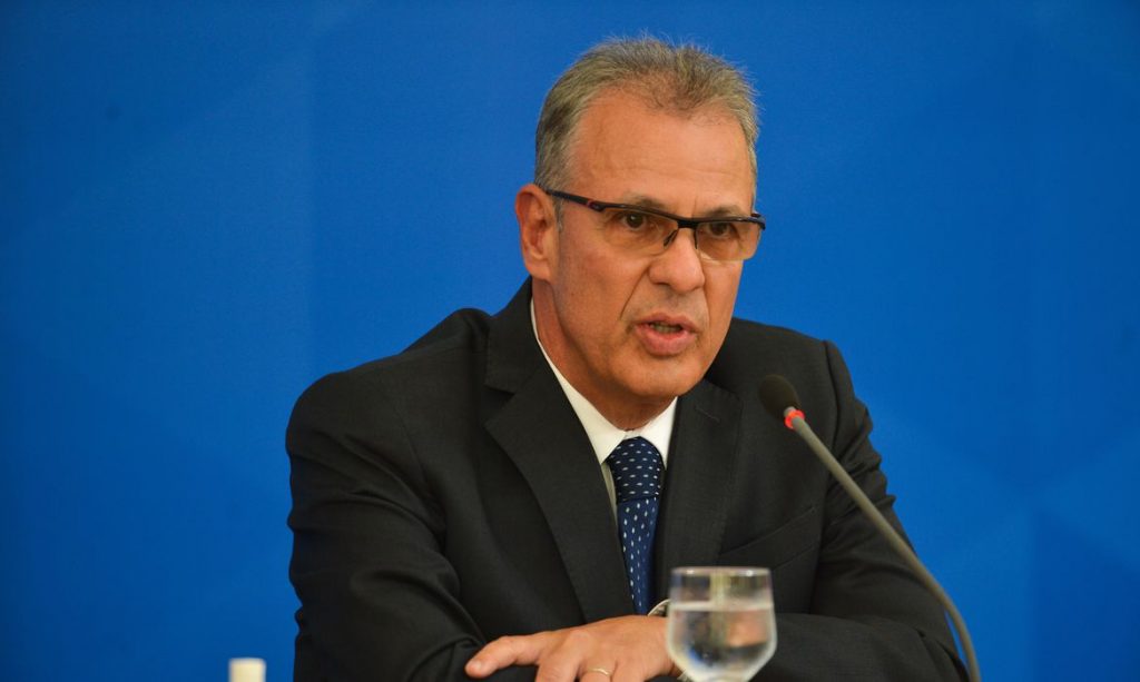 Ministro Albuquerque monitora restabelecimento de energia no Amapá
