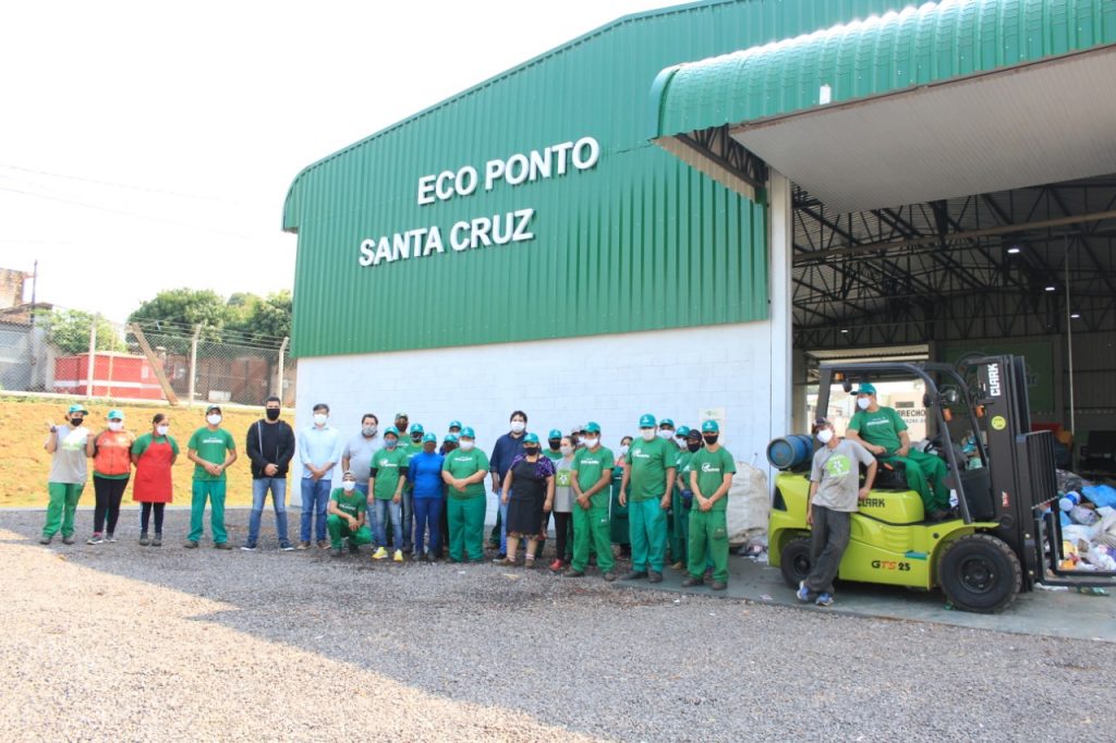 Cootacar recebe nova empilhadeira através de emenda parlamentar