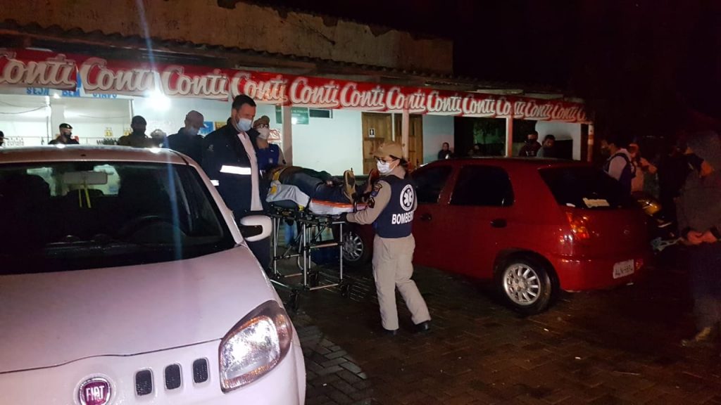 Homem é esfaqueado em bar no Bairro Santa Felicidade
