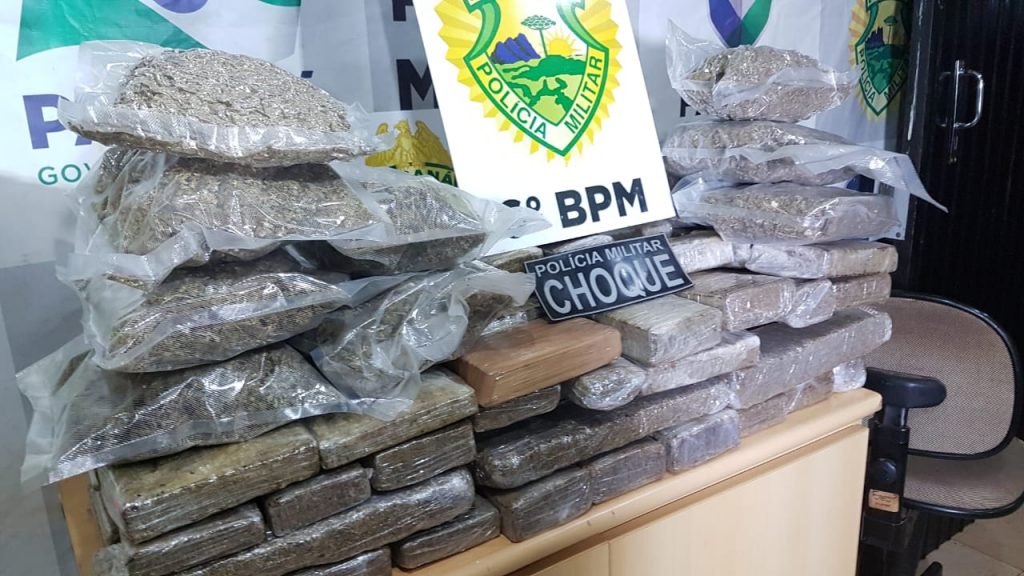 Adolescente é apreendido em ônibus com 38 quilos de maconha