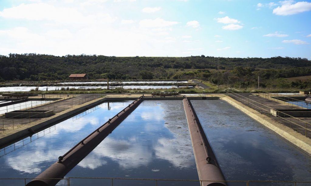 Ministério vai fiscalizar estações de esgoto no país , diz Salles