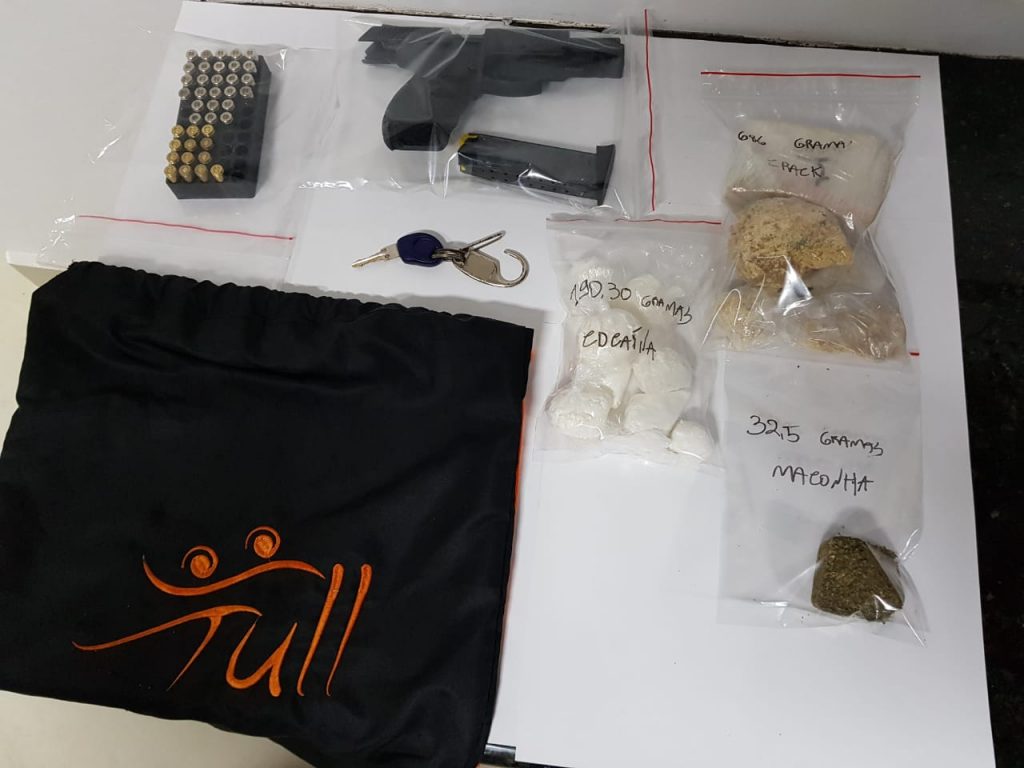 Armas e drogas são apreendidas durante ação no Bairro Boa Esperança, em Toledo