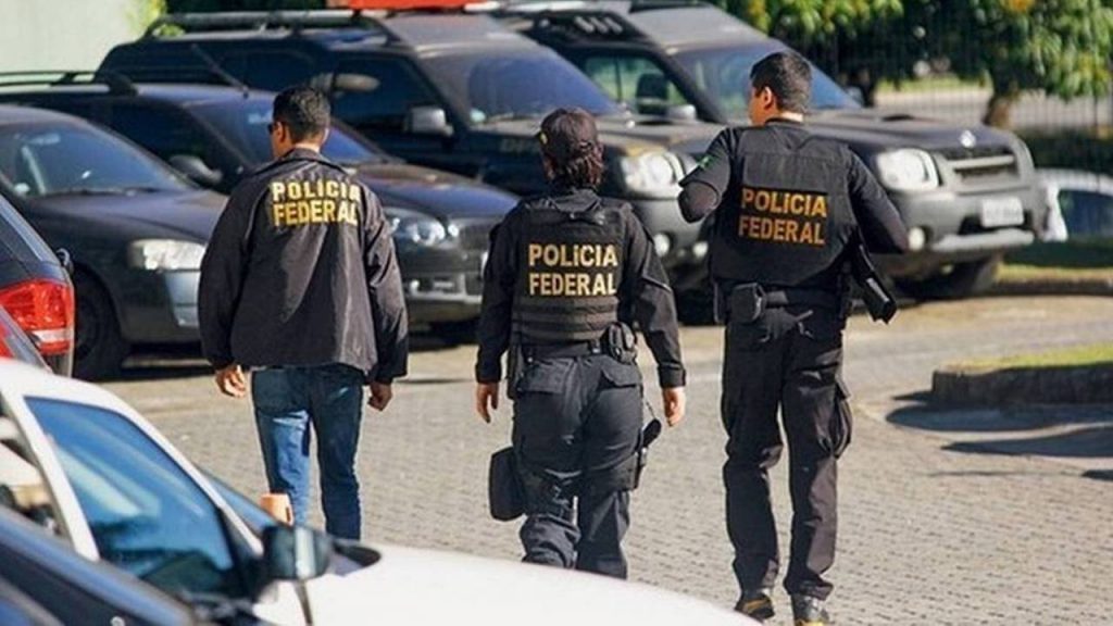 PF investiga lavagem de dinheiro em empresas e instituição financeira