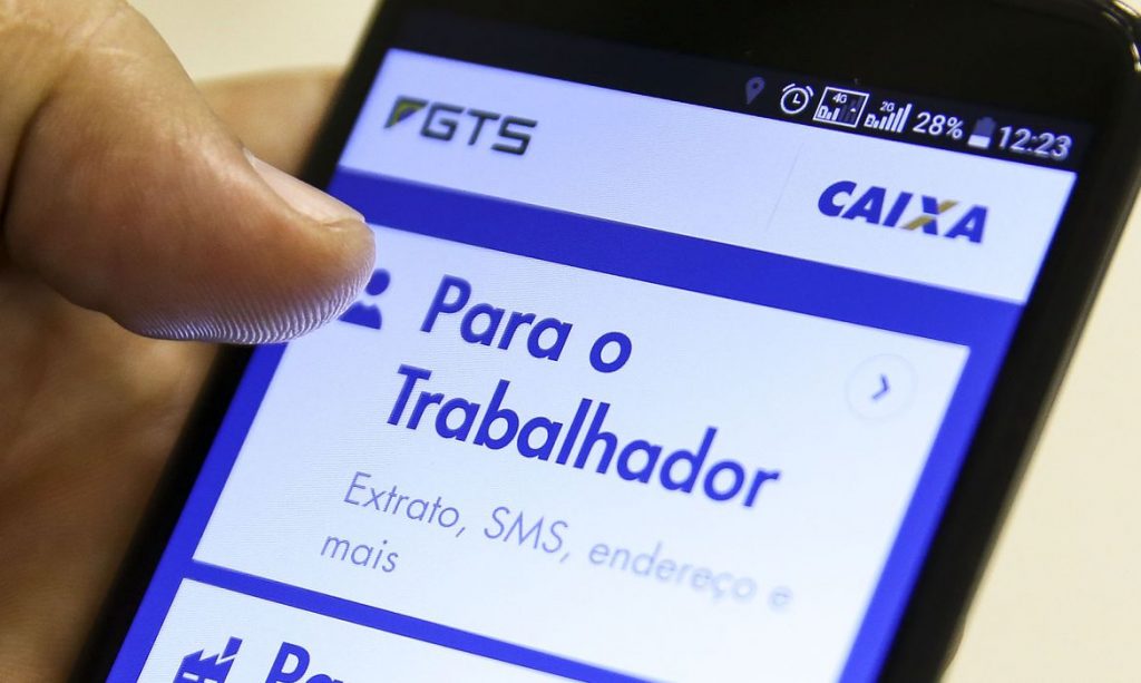 TRF4 concede liberação de saque do FGTS à servidora pública de Arapongas que mudou de regime de trabalho