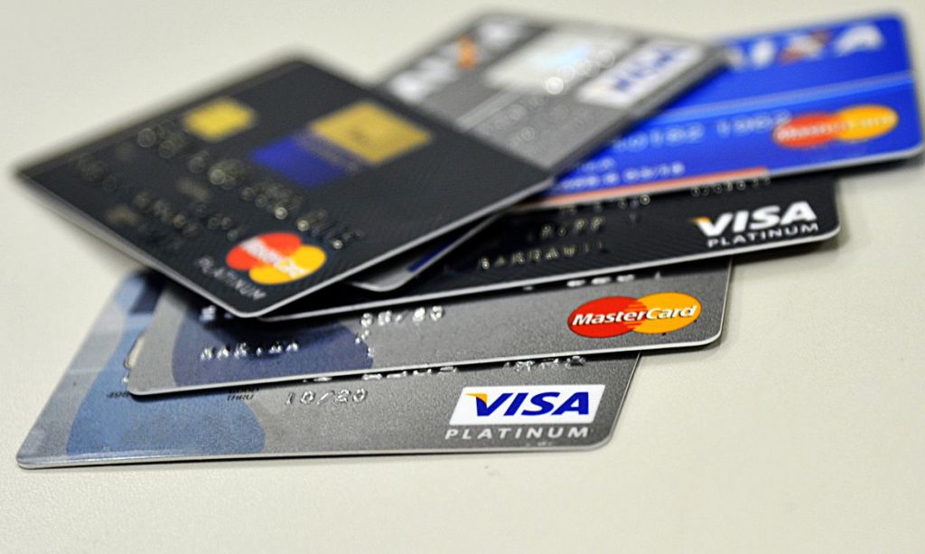 Empresas de crédito contestam norma que proíbe empréstimo a aposentados por telefone