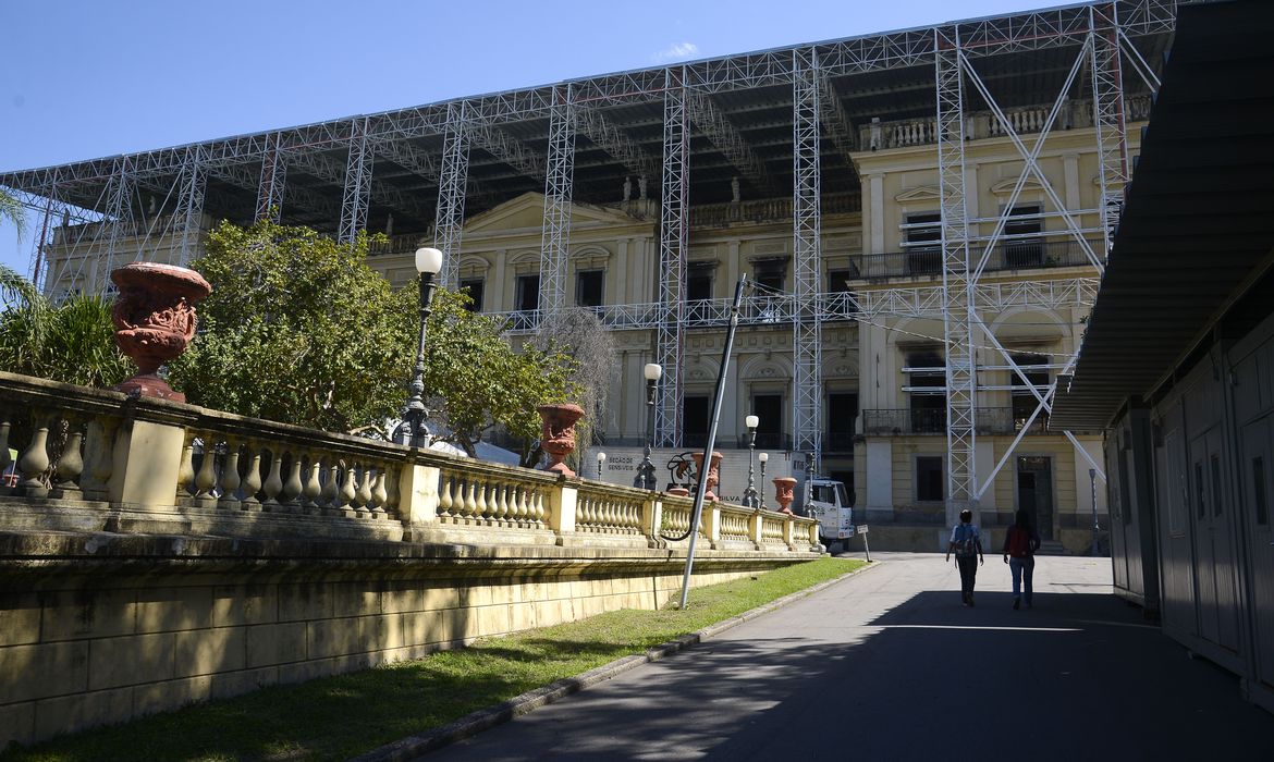 UFRJ recebe R$ 20 milhões da Alerj para reconstrução do Museu Nacional Imagem referente a UFRJ recebe R$ 20 milhões da Alerj para reconstrução do Museu Nacional