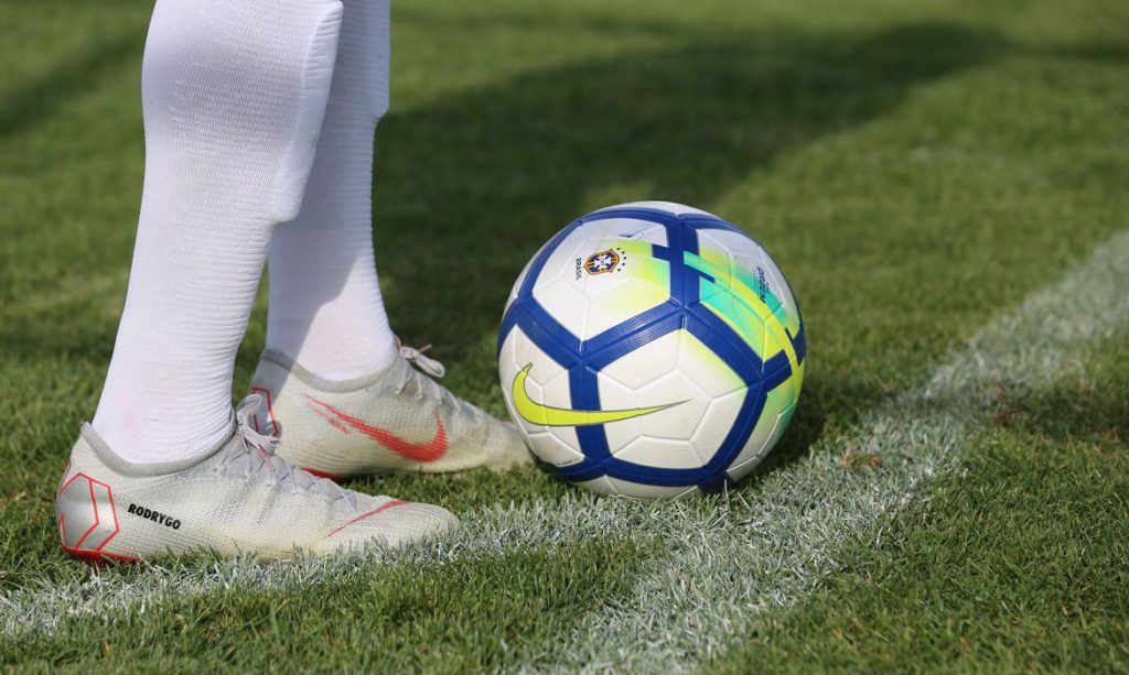 Campanha usa futebol para prevenir contra o câncer de próstata