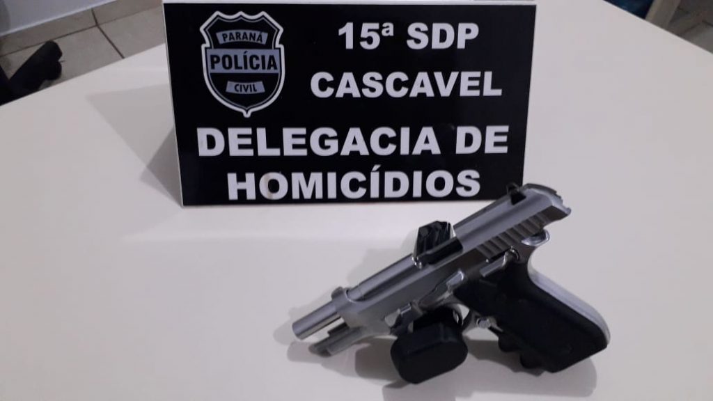 Adolescente é apreendido com arma de fogo no Universitário