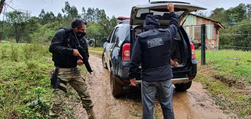 Homem acusado de violentar a sobrinha de 12 anos é preso em Castro