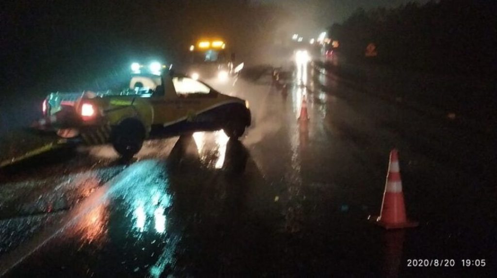 Acidente envolve dois veículos na PR-444, entre Arapongas e Mandaguari