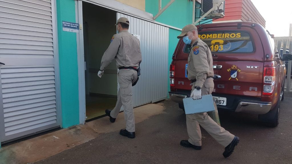 Vítima fica com anel preso ao dedo e Bombeiros são acionados na UPA Veneza