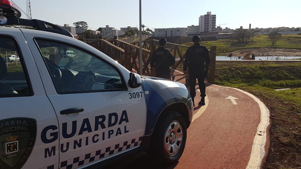 Denúncia de banhistas no Córrego Bezerra mobiliza GM ao Ecopark Oeste