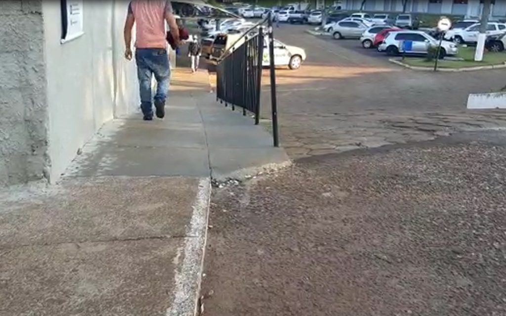 Acusado de tentativa de estupro no Lago Municipal deixa a cadeia utilizando tornozeleira