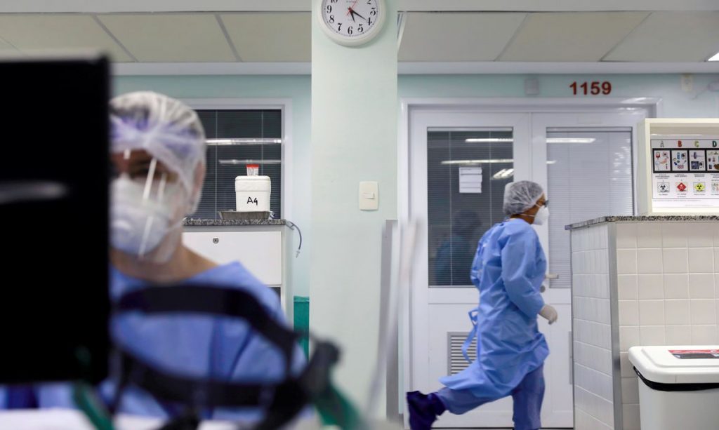 Média móvel de mortes por covid-19 cresce no RJ, diz Fiocruz