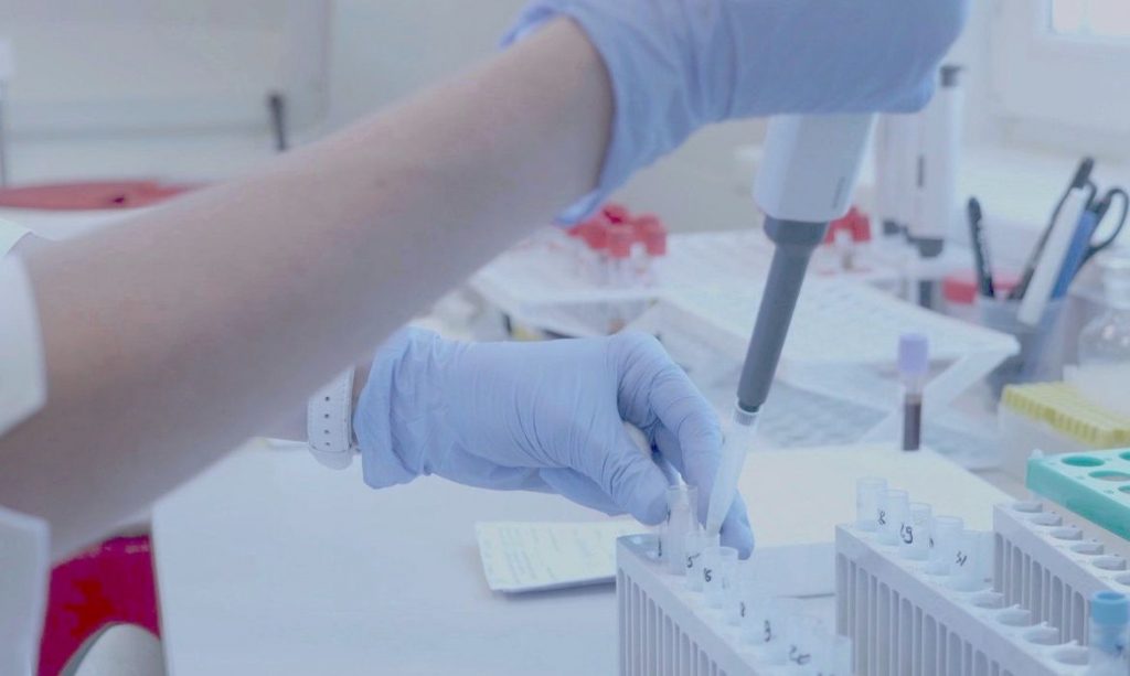 Estudante de engenharia química pede a redução de 50% do valor das mensalidades