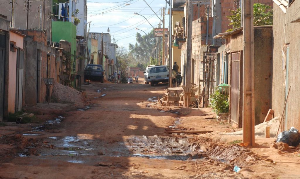 Estudo aponta que auxílio emergencial tirou 13,1 milhões da pobreza