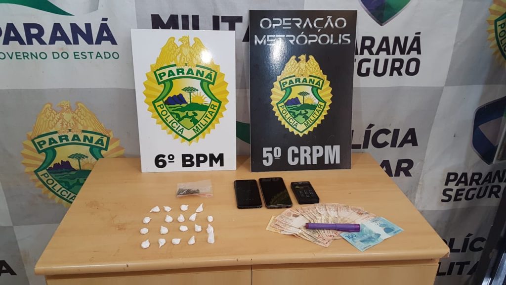 Com maconha e cocaína, casal é detido pela PM no Bairro Neva