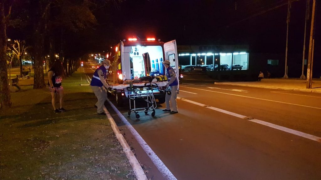 Criança sofre queda de bicicleta e é socorrida pelo Siate na Avenida Brasil