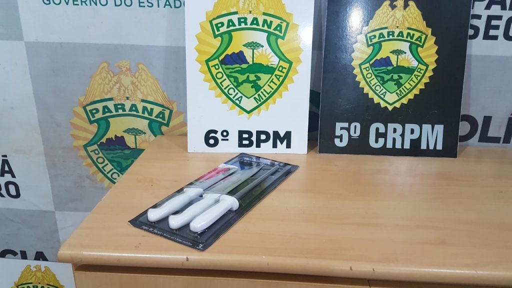 Homem é preso após tentar furtar jogo de facas em supermercado no São Cristóvão Homem é preso após tentar furtar jogo de facas em supermercado no São Cristóvão