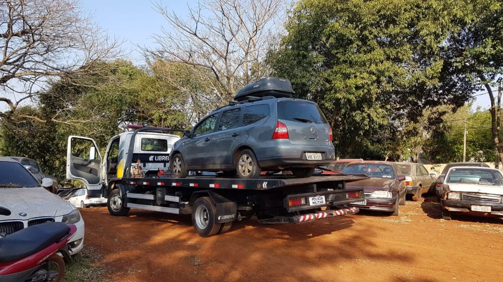 Nissan Livina levado por criminosos no Pioneiros Catarinenses é localizado pela PM