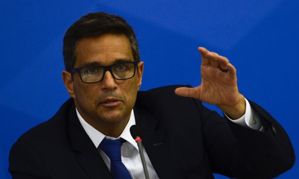 Campos Neto diz que Pix reduzirá custos para as empresas