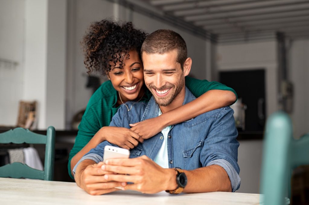 Sicoob oferece app gratuito para abertura de conta digital
