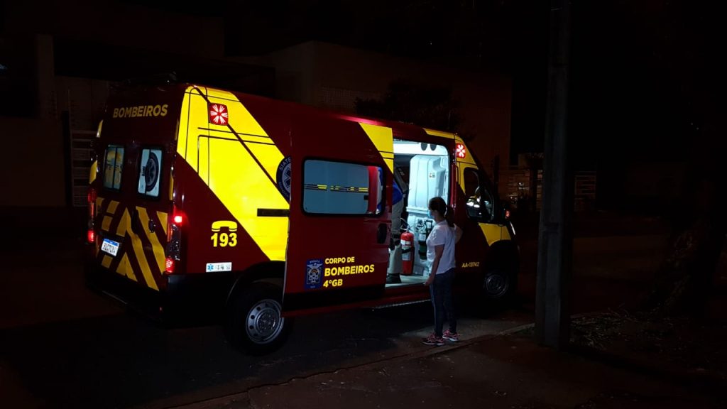 Idoso sofre queda e precisa dos cuidados do Siate, no Centro