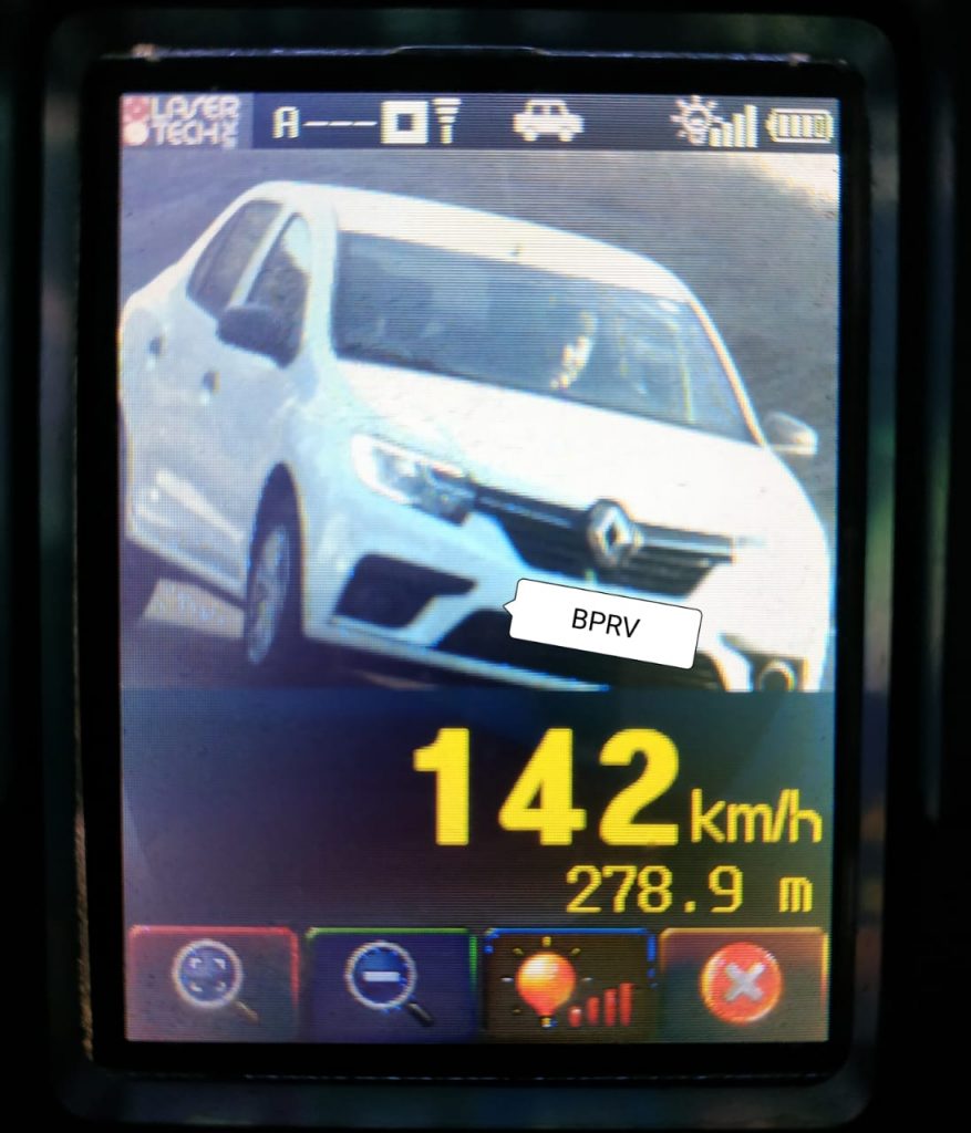 PRE flagra 52 condutores acima da velocidade permitida na PR-180