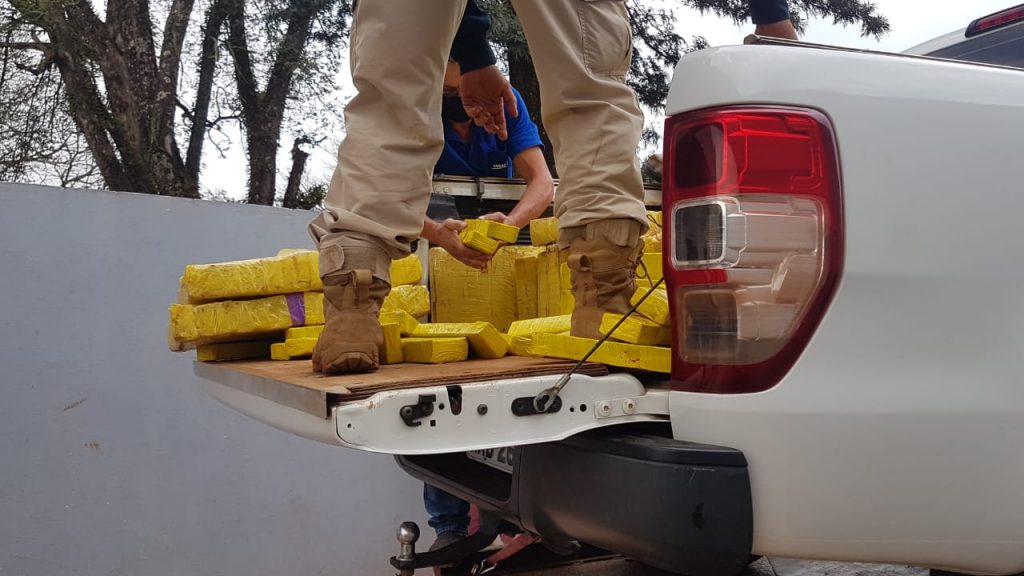 Ranger apreendida com droga pela PRF é levada à Delegacia da Polícia Civil