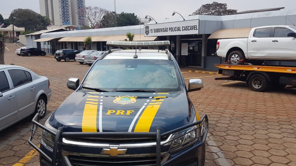 Homem é detido pela PRF pilotando moto que possui mais de R$ 6 mil em débitos