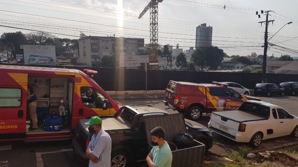 Grave colisão deixa duas mulheres feridas na Rua Recife, no Centro