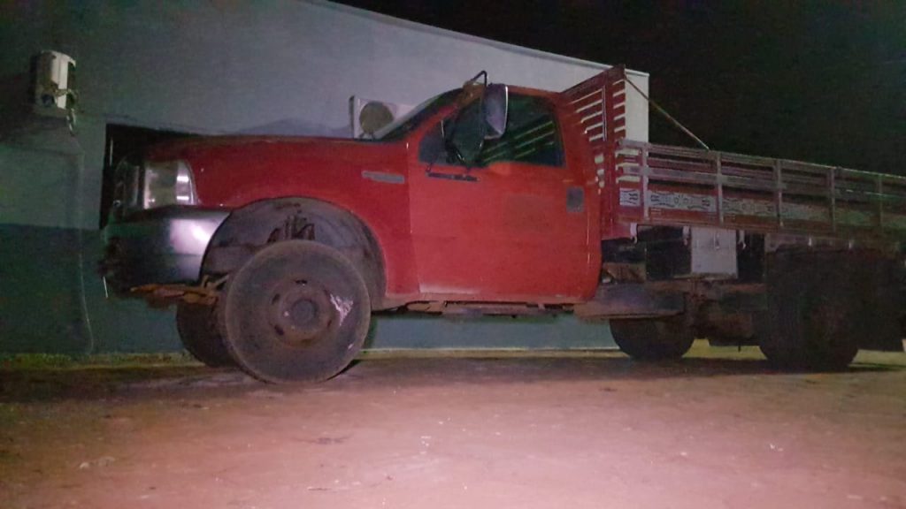 Homem loca caminhão, desaparece, vende a um terceiro e caso para na Delegacia