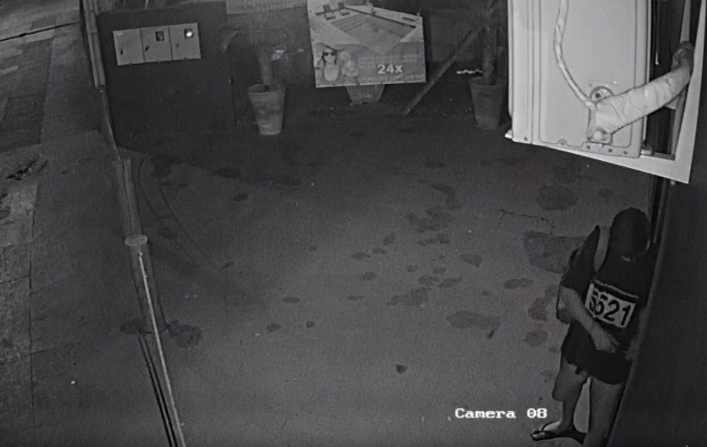 Câmera mostra tentativa de arrombamento a bar no Centro