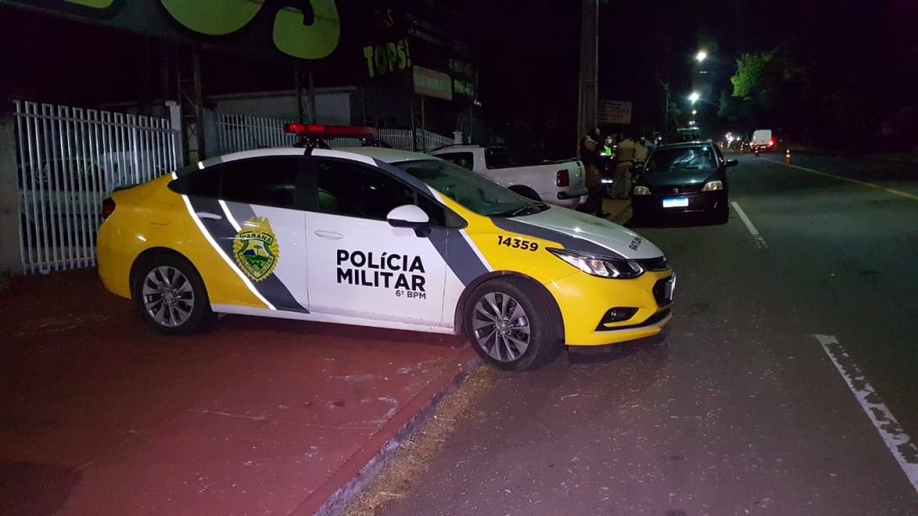 Durante fiscalização, diversos veículos são apreendidos na Rua Jacarezinho