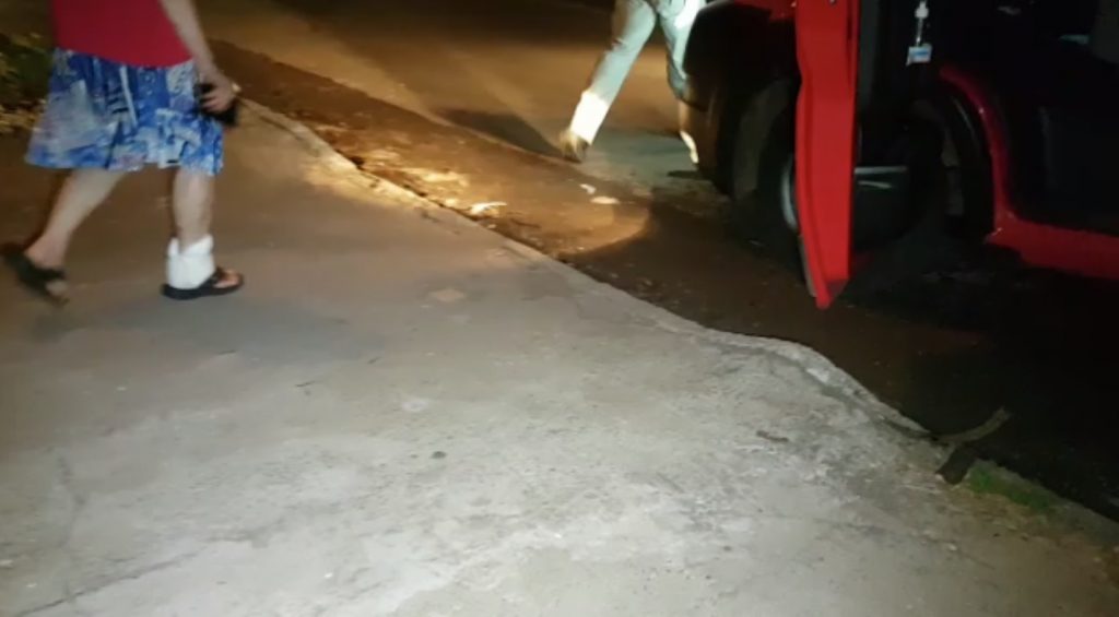 Idosa de 74 anos é socorrida ao ser atacada por cachorro no Bairro Cataratas