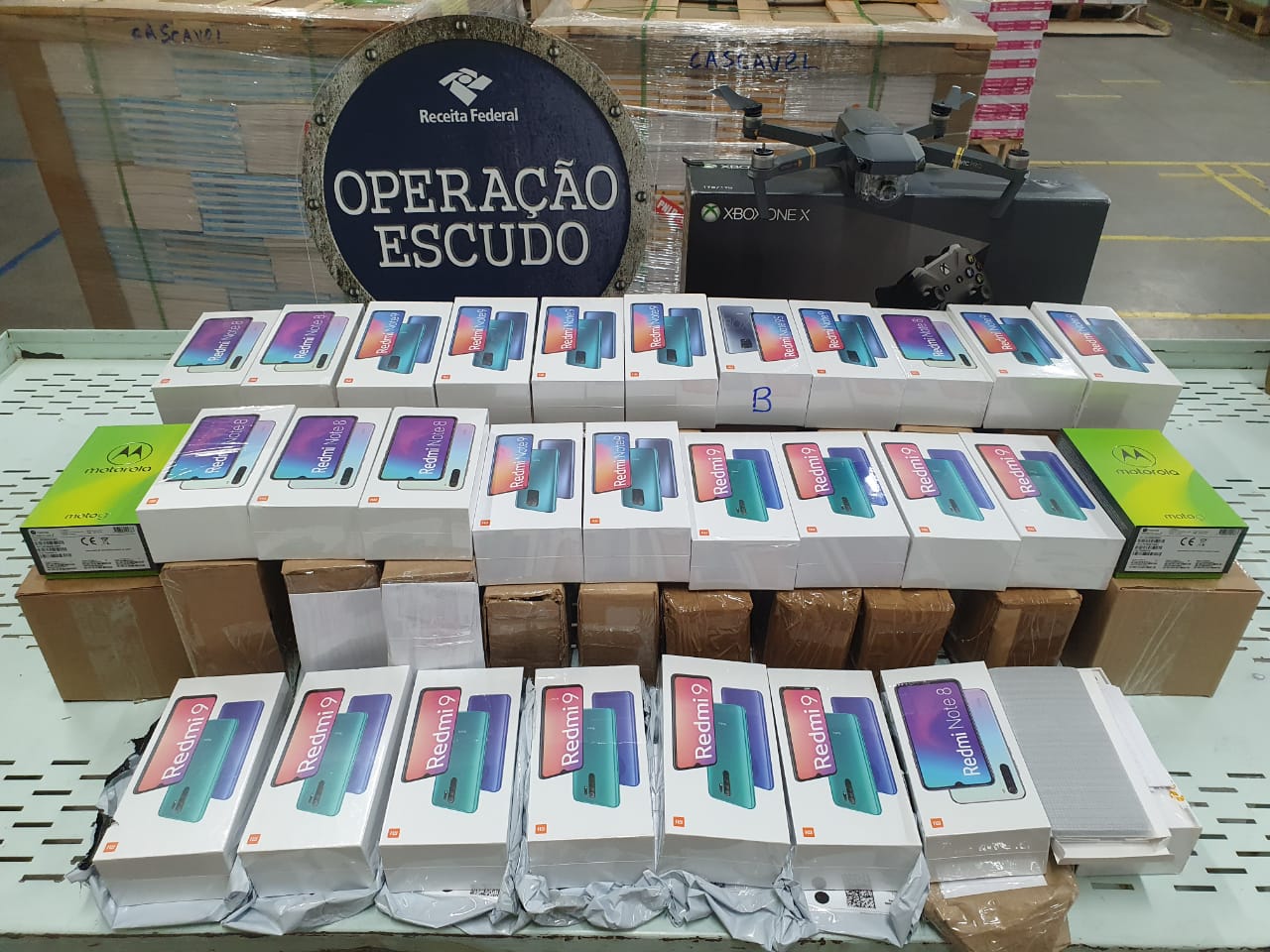 Receita Federal apreende mais de R$ 90 mil em produtos durante fiscalização nos Correios Imagem referente a Receita Federal apreende mais de R$ 90 mil em produtos durante fiscalização nos Correios