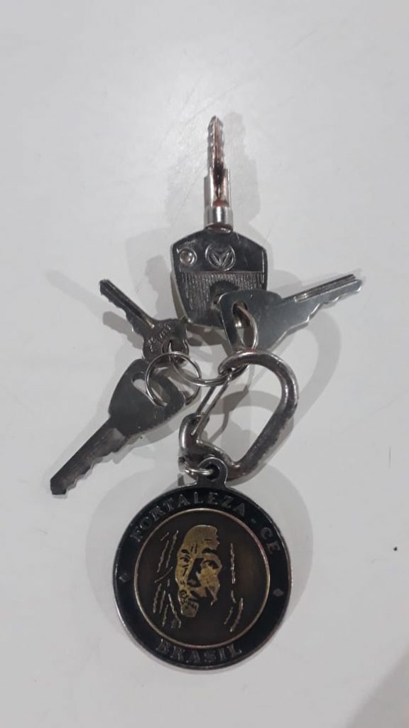 Molho de chaves é encontrado em posto de ônibus no Bairro Neva