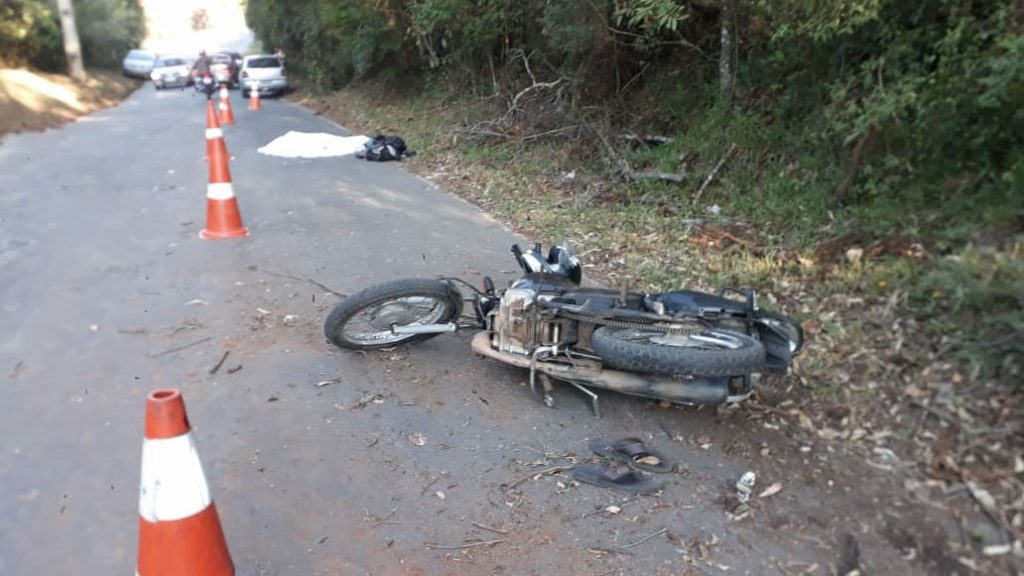Motociclista morre ao voltar do trabalho e se perder em curva da Estrada Ecológica em Pinhais