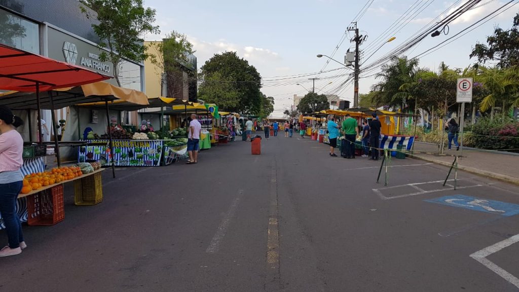 Feira do Pequeno Produtor se junta a do Teatro e promove trabalho e renda no Centro de Cascavel