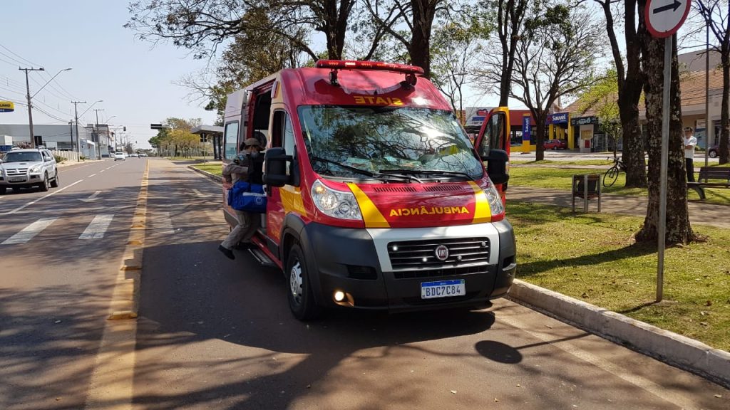 Ciclista sofre fratura em queda na Avenida Brasil