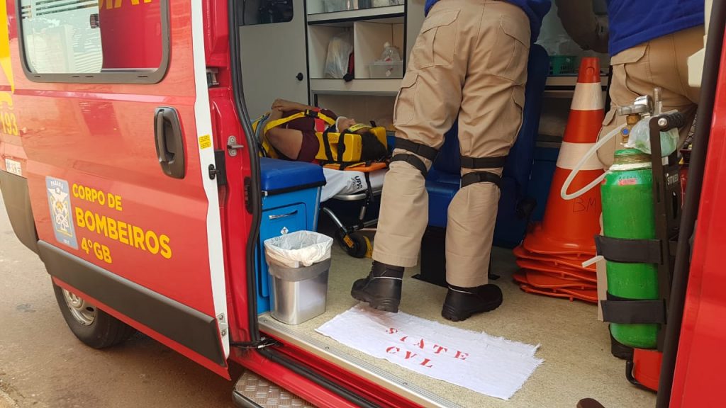 Mulher é atropelada por moto no Bairro Interlagos