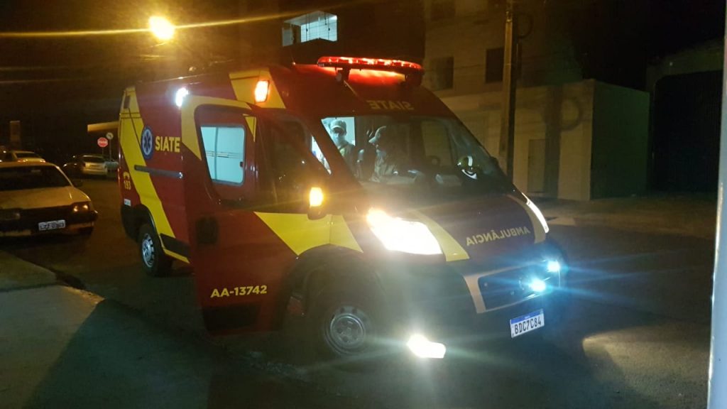 Jovem tem princípio de surto e é socorrida pelo Siate no Bairro Universitário