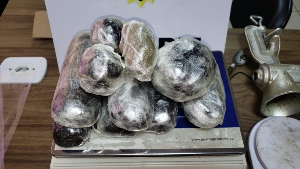Adolescente é apreendido com quase 4 kg de haxixe em Campo Mourão