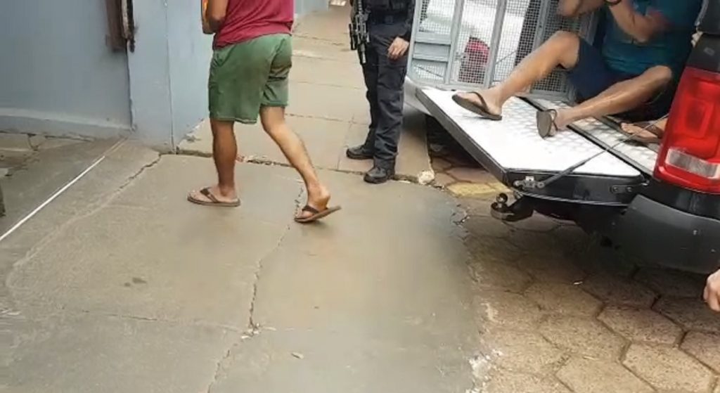 Detidos em operação da Polícia Civil são encaminhados à Cadeia Pública de Cascavel