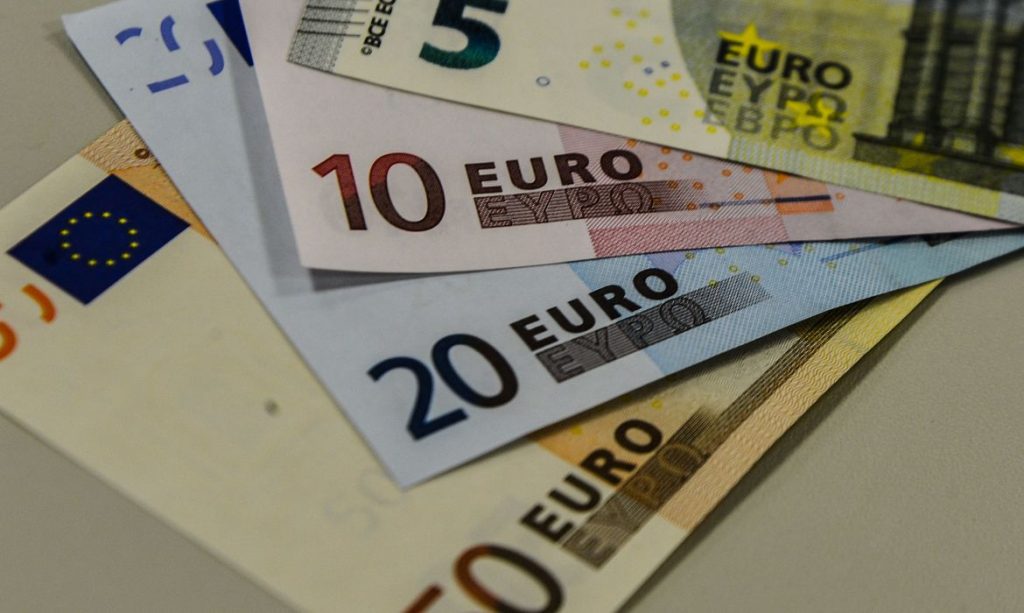 PIB da zona do euro no 2º trimestre é revisado para cima