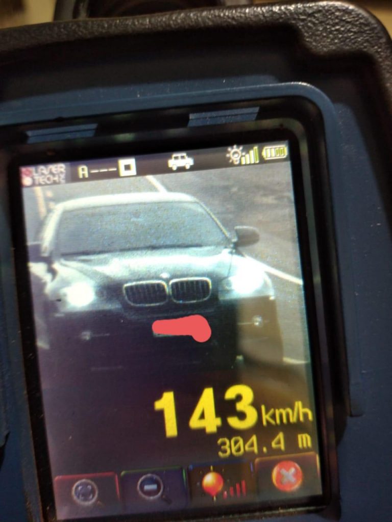 PRE flagra 41 veículos acima da velocidade na PR-589, em Nova Santa Rosa