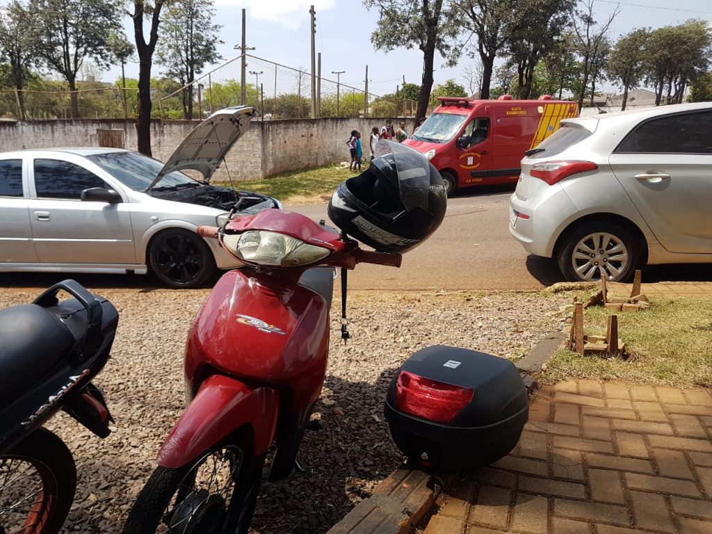 Motociclista é socorrido pelo Siate após sofrer queda, no Bairro Alto Alegre