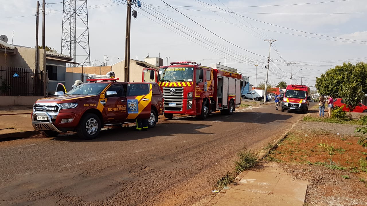 Residência pega fogo na Rua Café Filho, no Cascavel Velho