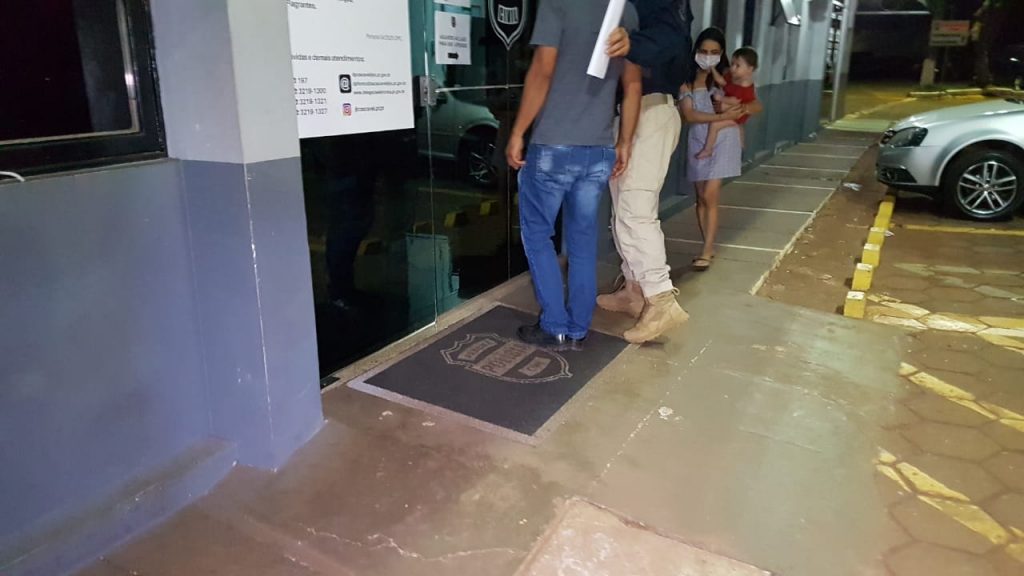 Motorista é preso, após ser flagrado fazendo ultrapassagem proibida na BR-277
